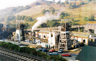 Taff Merthyr Colliery prior to closure in 1992. P802438.